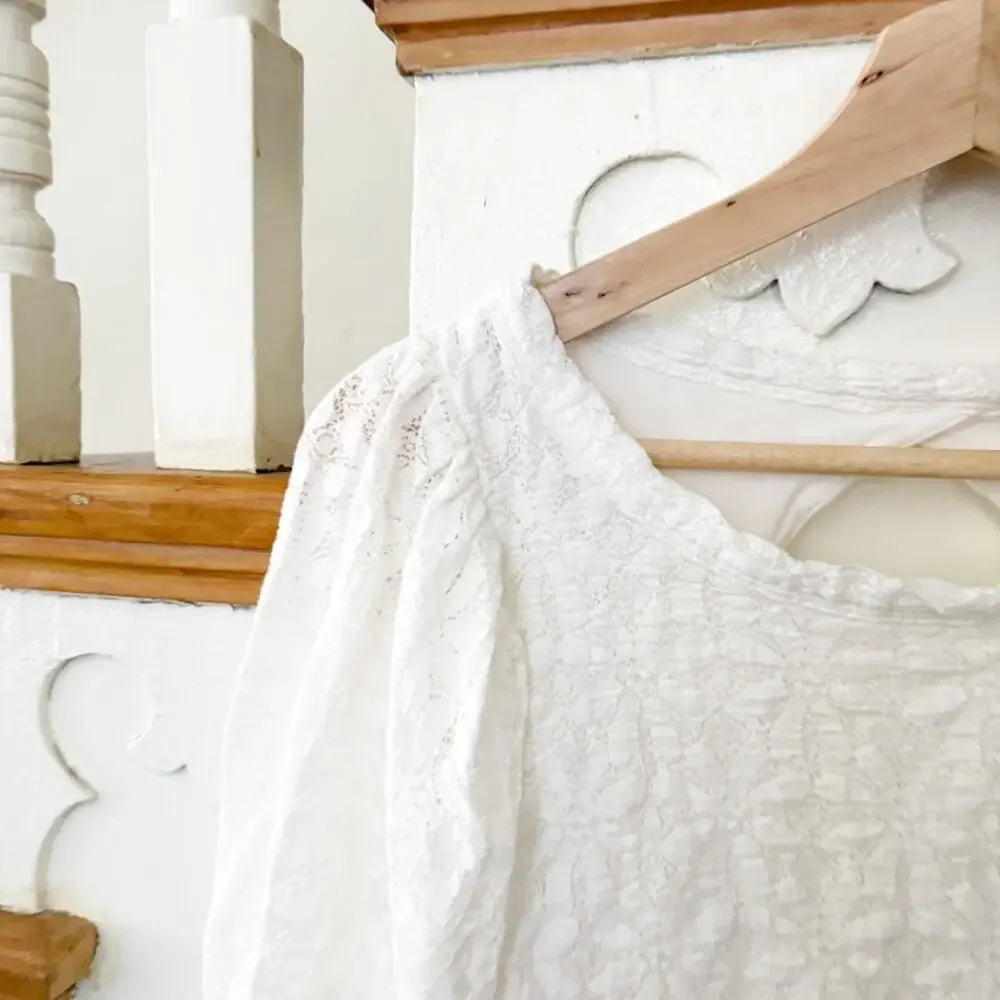 Free People Tea Time Cropped Lace Top White Round Neck Keyhole Back Size M